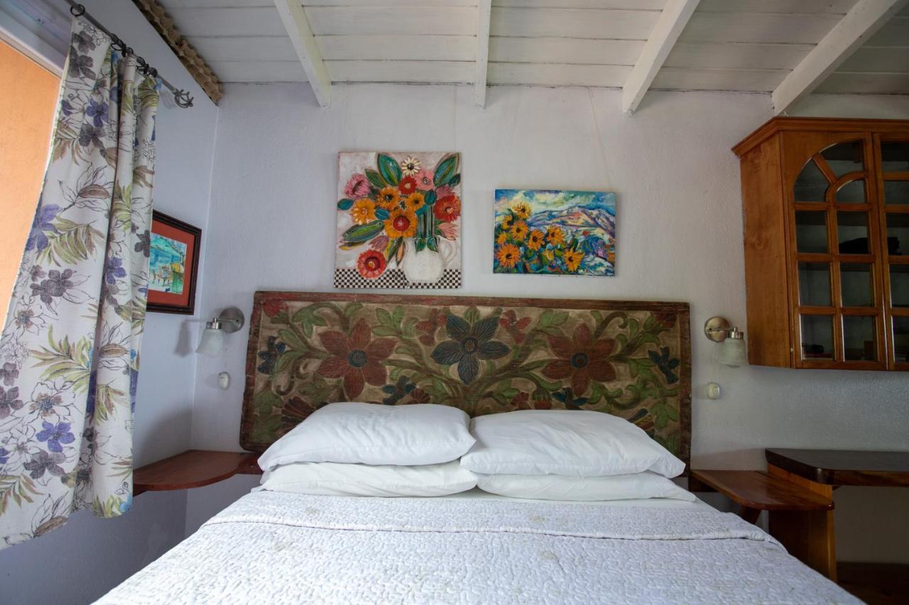 Lake Front Retreat At Los Elementos Santa Cruz La Laguna Exteriör bild