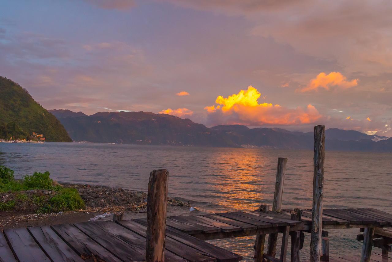 Lake Front Retreat At Los Elementos Santa Cruz La Laguna Exteriör bild